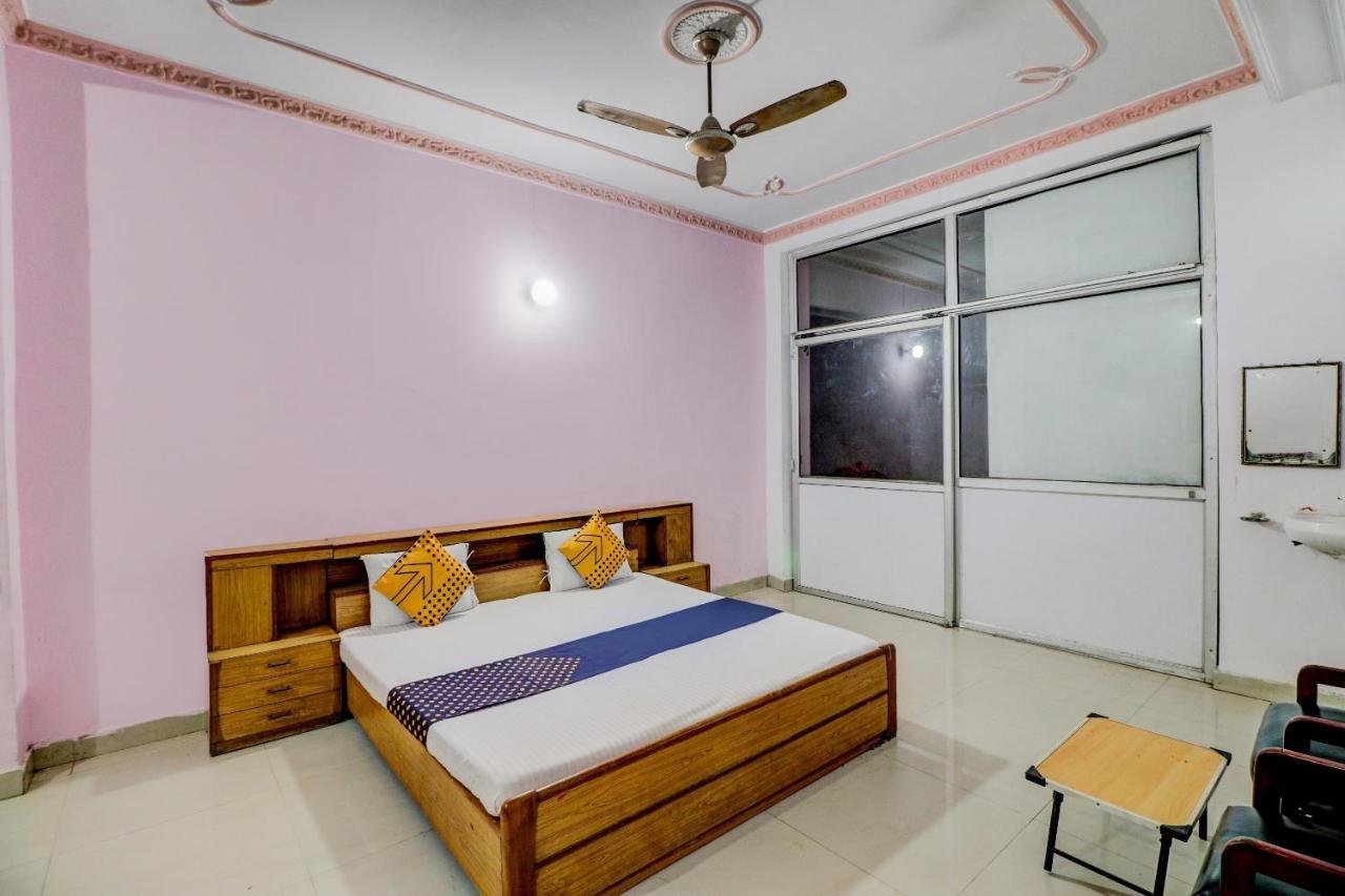 J C Guest House Hasanganj Exteriér fotografie